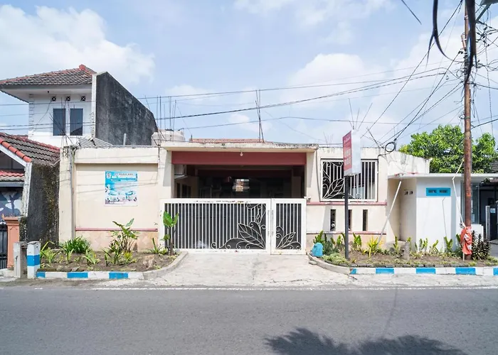 Reddoorz Syariah At Sulfat Malang Hotel